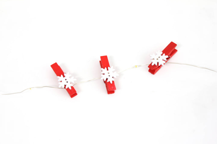 20 LED Microdot Lights with 10 Wood Snowflake Clips and Indoor Battery Box | USA Decoration®