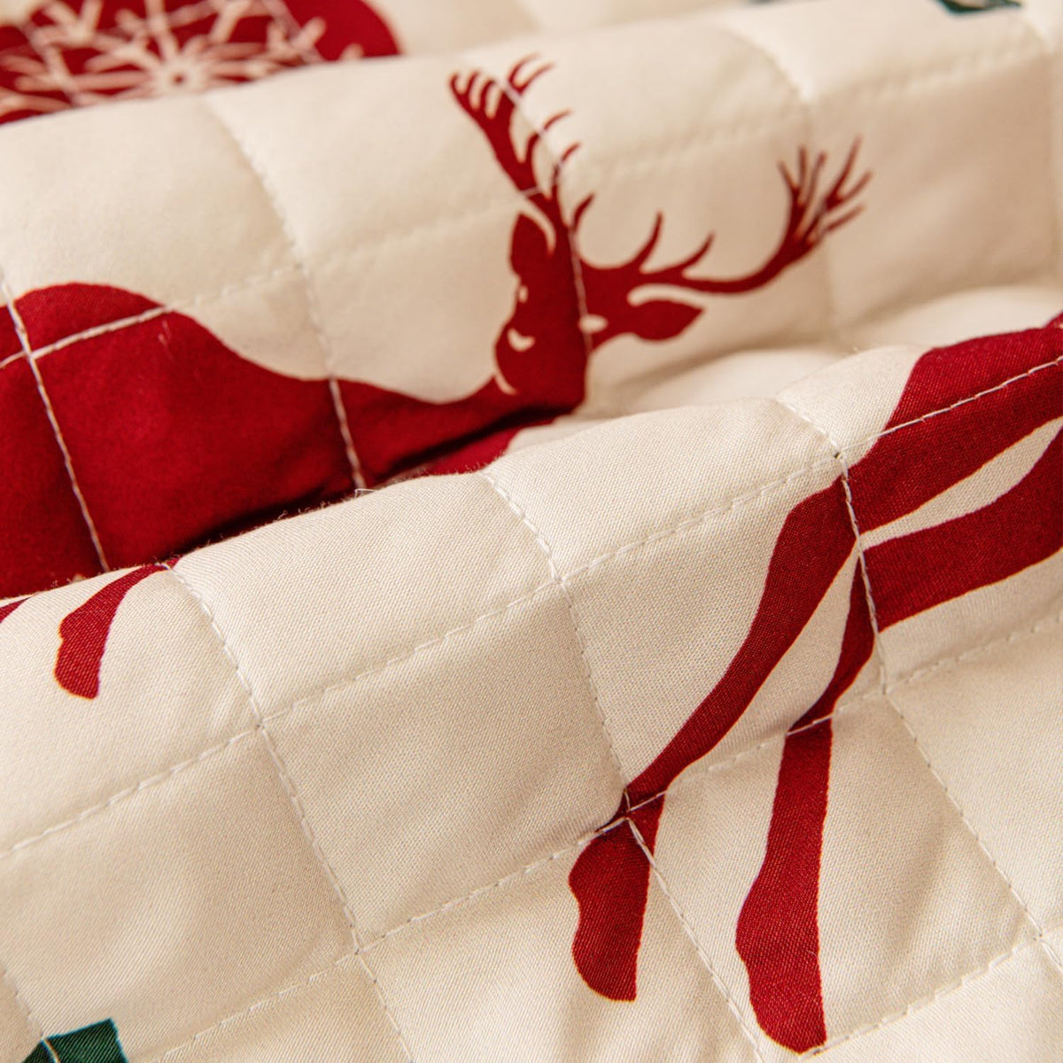 EVENHUG Christmas Sofa Cover for Festival Home Decorations Slipcover Furniture Protector Washable Couch Cover with Non Slip and Elastic Straps for Kids Pets Dogs (Recliner)