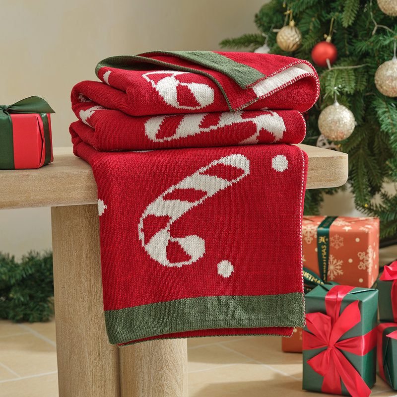 Amélie Home Chenille Knit Throw Blanket, Reversible Christmas Pattern, Holiday Decor Gift for Bed & Couch