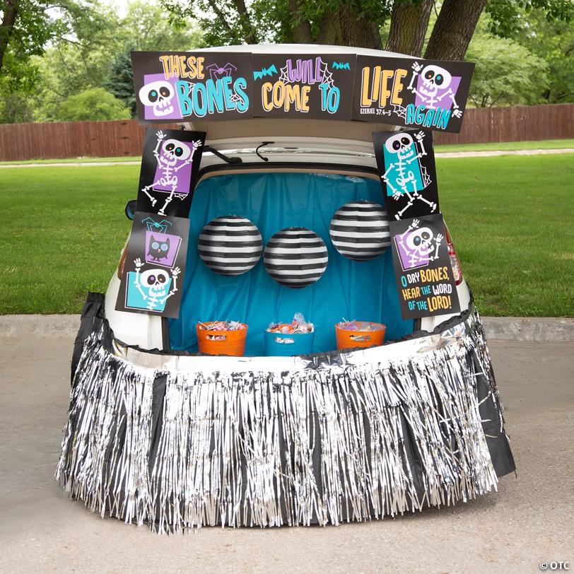 Deluxe Ezekiel Trunk-or-Treat Decorating Kit - 16 Pc.