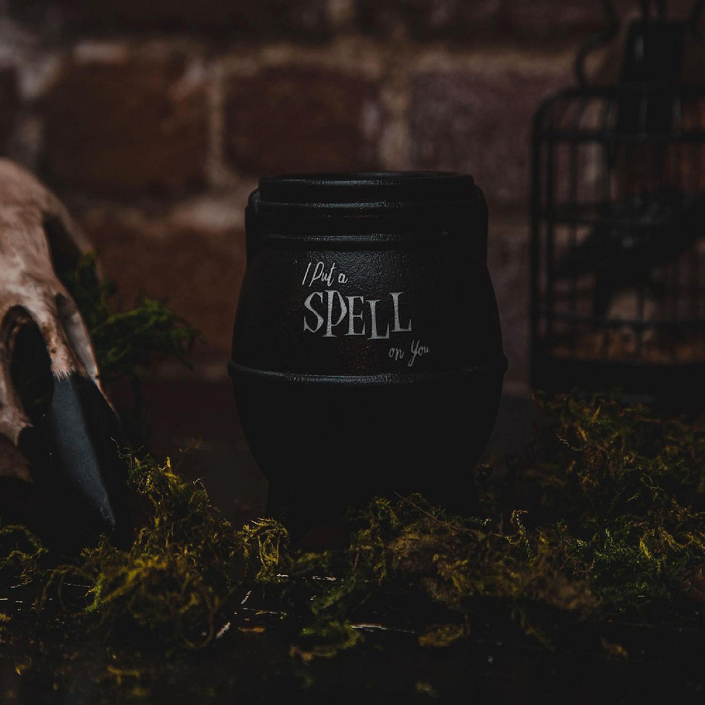 Disney Hocus Pocus "I Put A Spell On You" Ceramic Cauldron Candle | USA Decoration®
