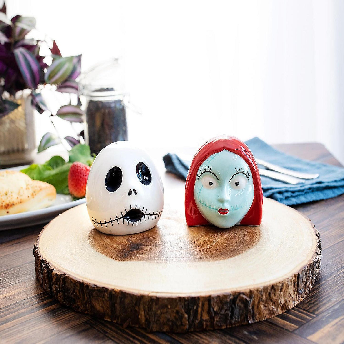 Disney The Nightmare Before Christmas Jack and Sally Salt and Pepper Shaker Set | USA Decoration®