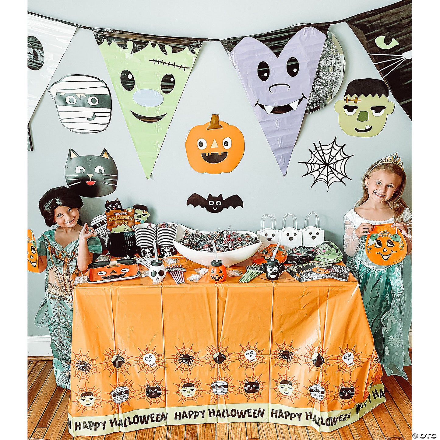 Ghoul Gang Halloween Luncheon Napkins - 16 Pc. | USA Decoration®