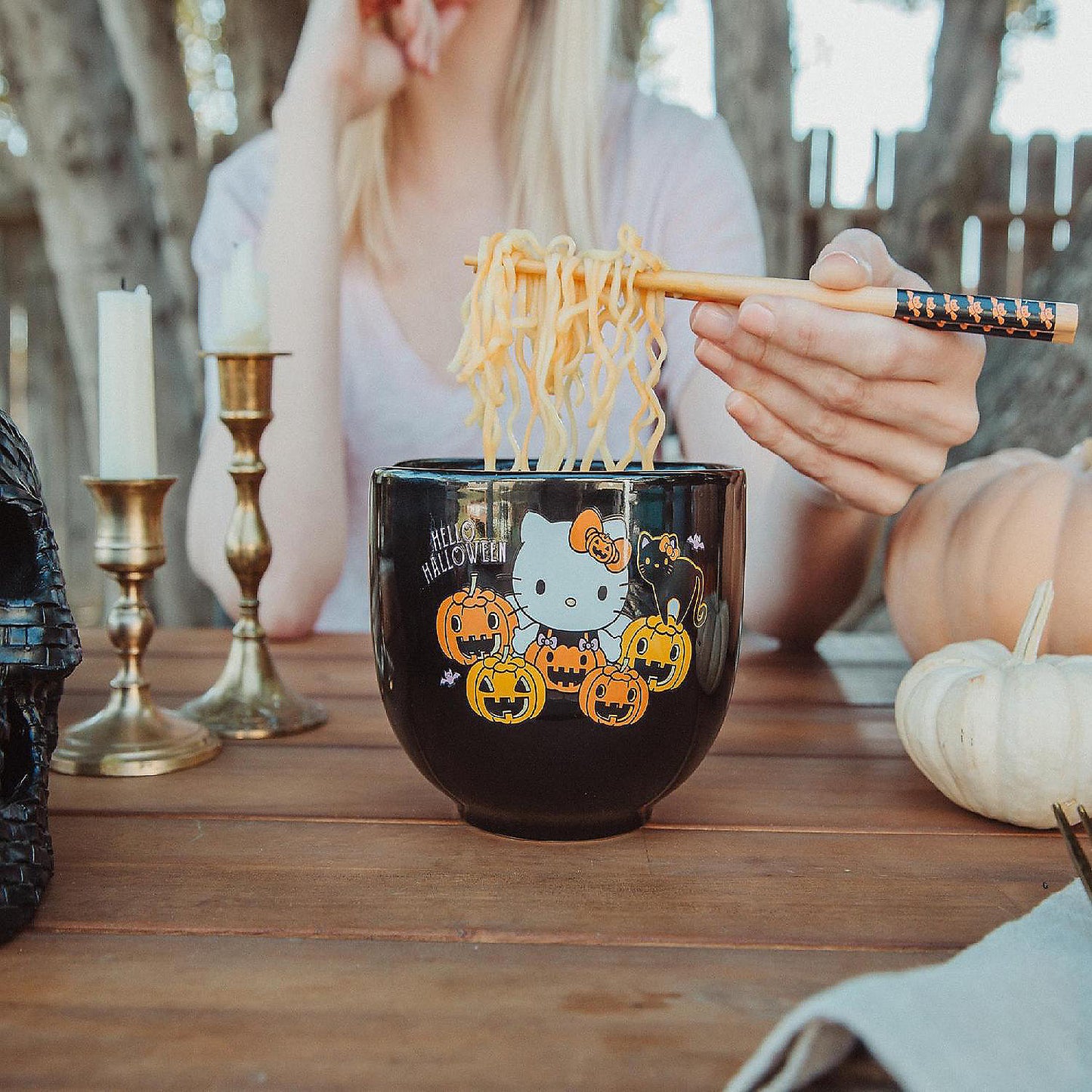 Sanrio Hello Kitty Pumpkins 20-Ounce Ramen Bowl and Chopstick Set | USA Decoration®