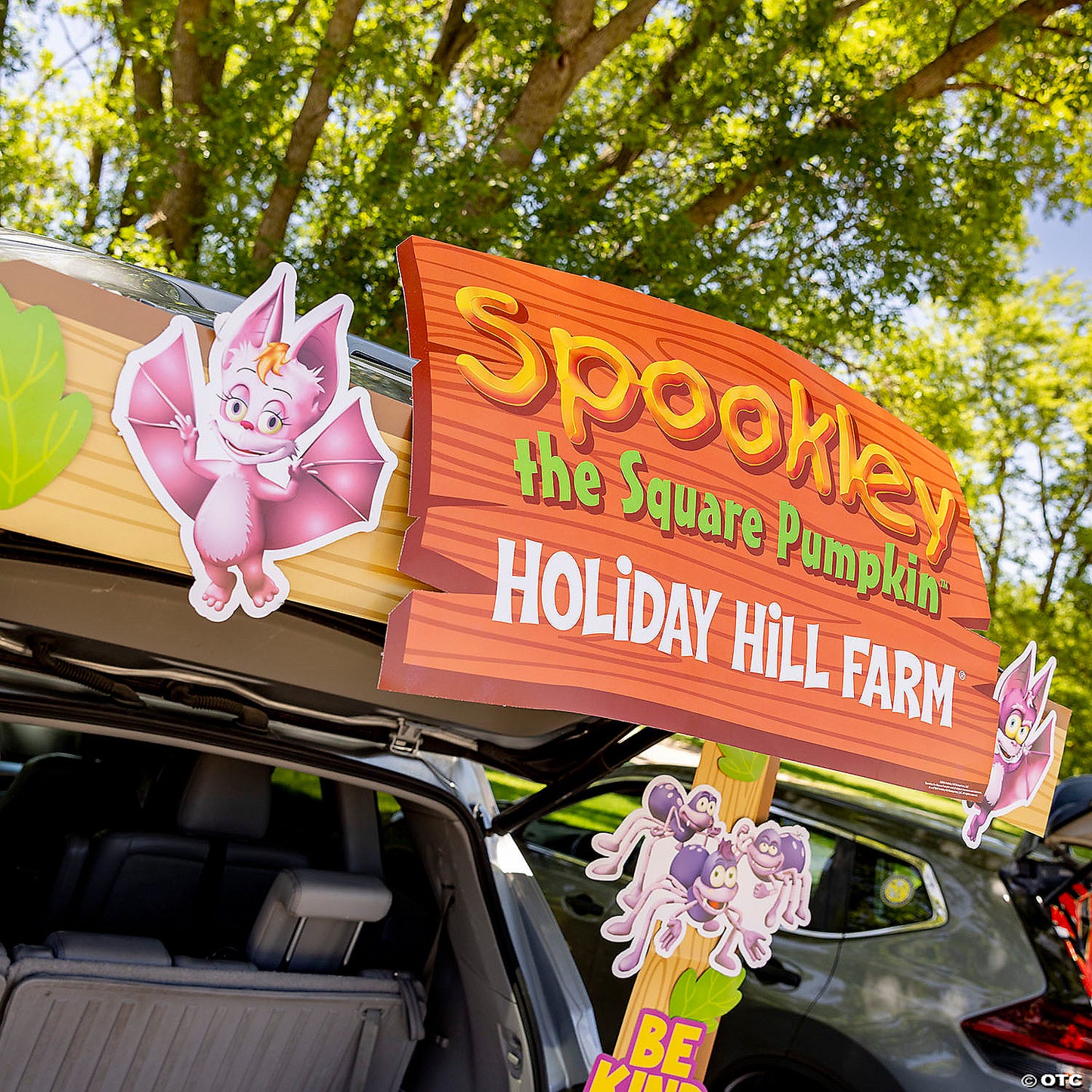 Spookley the Square Pumpkin™ Trunk-or-Treat Decorating Kit - 18 Pc. | USA Decoration®