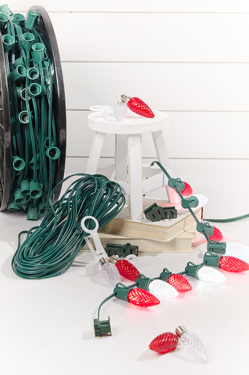 250' Outdoor Christmas Lighting Kit - Cool White/Red