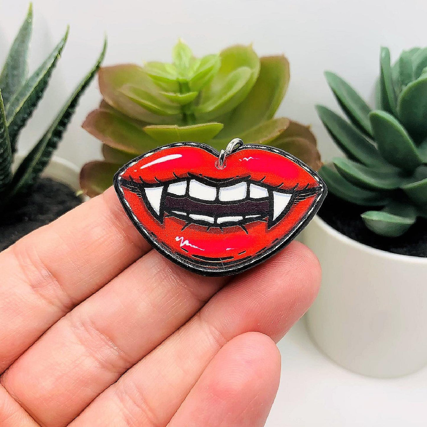 20 Pcs Large Vampire Teeth Pendants | USA Decoration®
