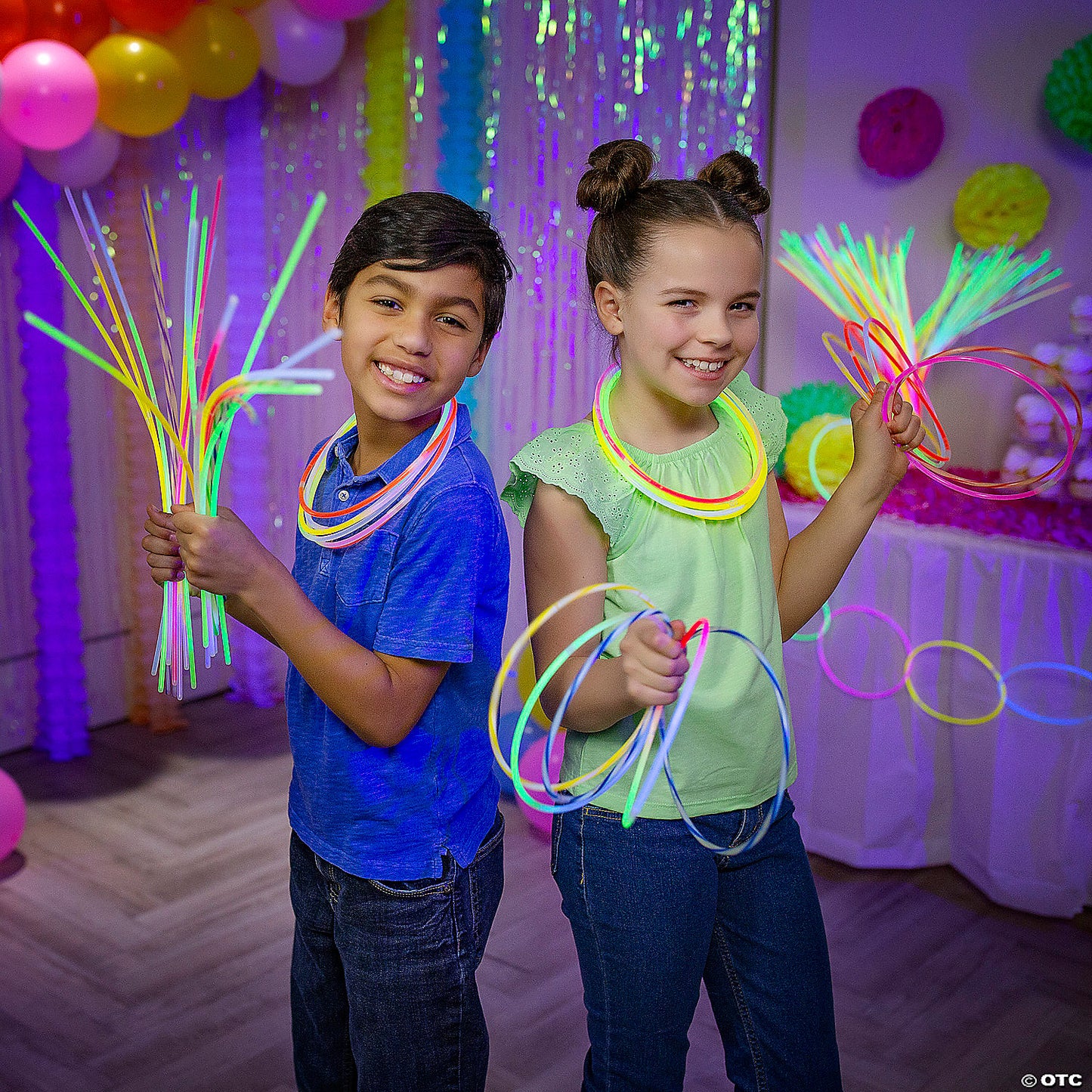 22" Mega Bulk 500 Pc. Multicolor Plastic Glow Necklace Assortment | USA Decoration®