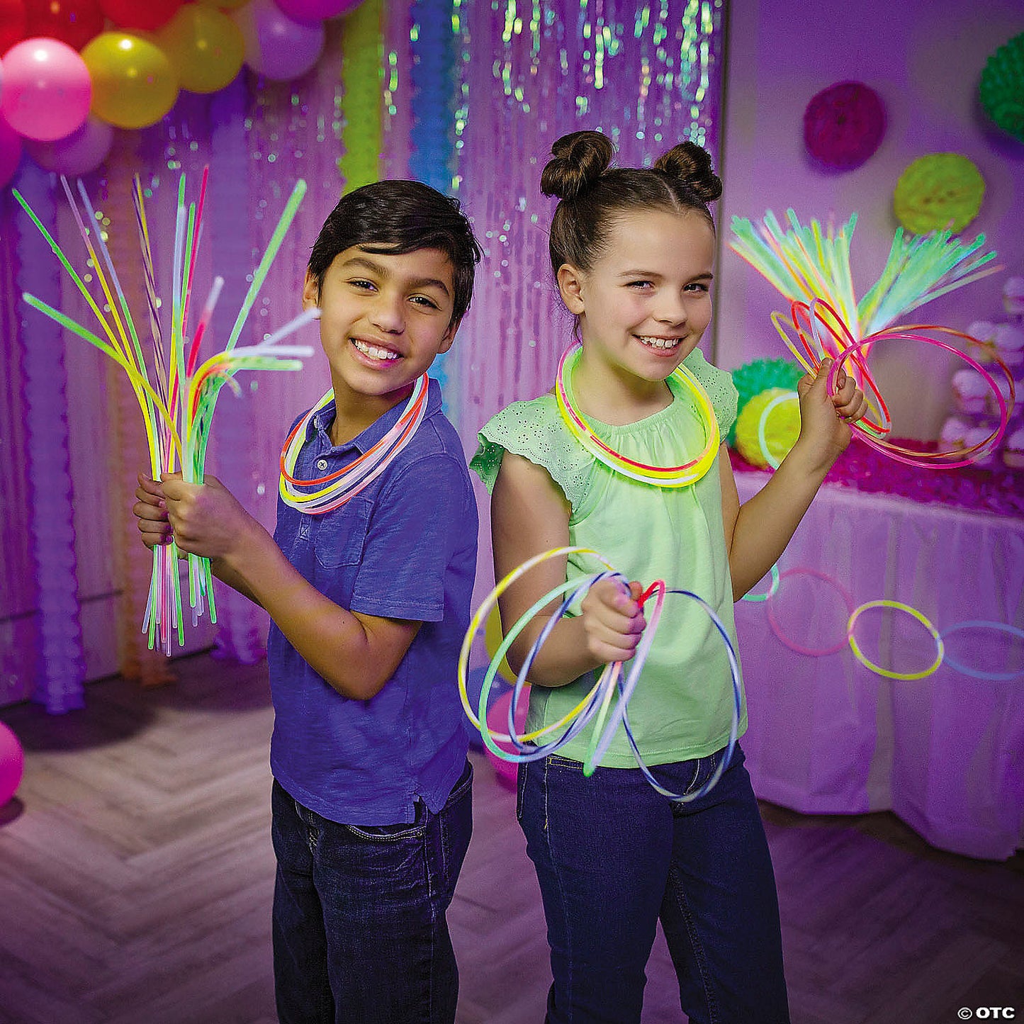 22" Mega Bulk 500 Pc. Multicolor Plastic Glow Necklace Assortment | USA Decoration®