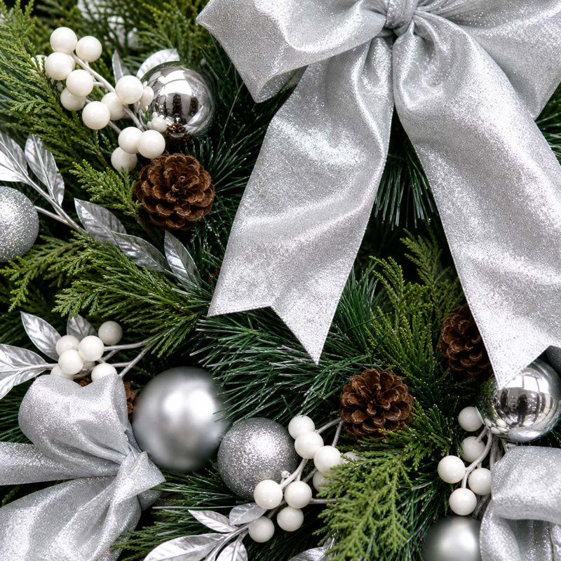 24" pre-lit Christmas wreath