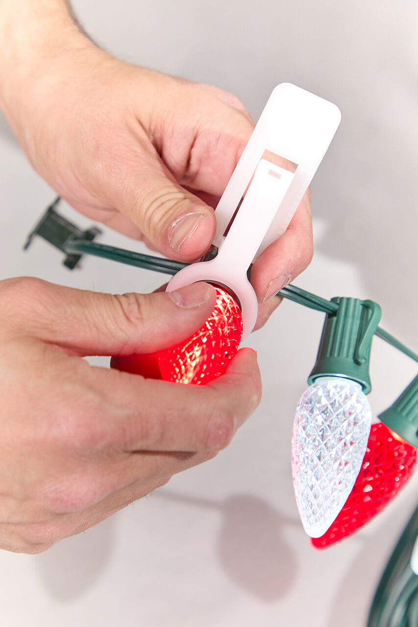 250' Outdoor Christmas Lighting Kit - Cool White/Red