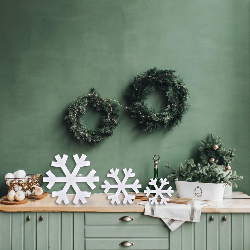 Winter Snowflake Decorations, 5PCS Christmas Decor White Standing Wooden Snowflakes Decoration Snow Flakes Ornament with 3 Different Size for Farmhouse Home Kitchen Office Living Room (5 PCS)