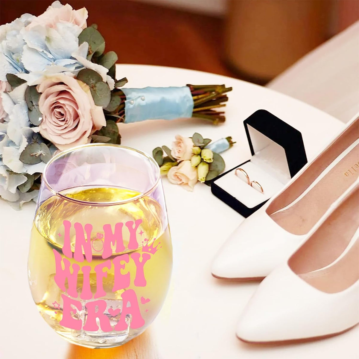 Bride To Be Engagement Gifts for Women Cool Bridal Shower Wedding Gifts Wine Glass Classy Bachelorette Party Gift for Best Friend Sister Colleagues Wifey Cup Christmas Valentines Mothers Day Gift