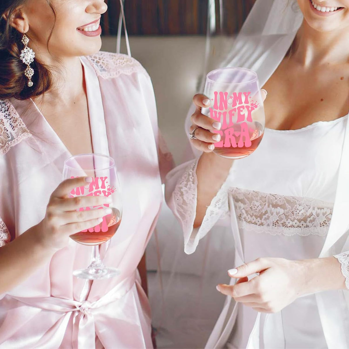 Bride To Be Engagement Gifts for Women Cool Bridal Shower Wedding Gifts Wine Glass Classy Bachelorette Party Gift for Best Friend Sister Colleagues Wifey Cup Christmas Valentines Mothers Day Gift