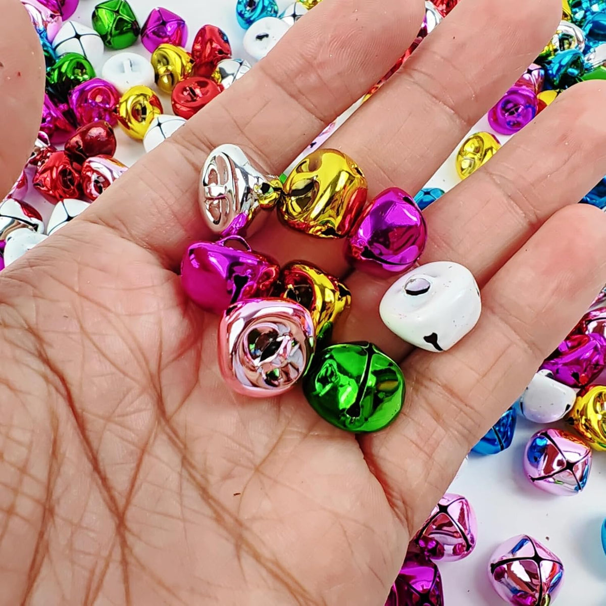 160PCS 0.6inch Jingle Bells for Crafts, Large Jingle Bells Christmas Jingle Bell, Cheerful Sound Craft Bells for Wreath, Holiday Home and Christmas Decoration, 8 Colors