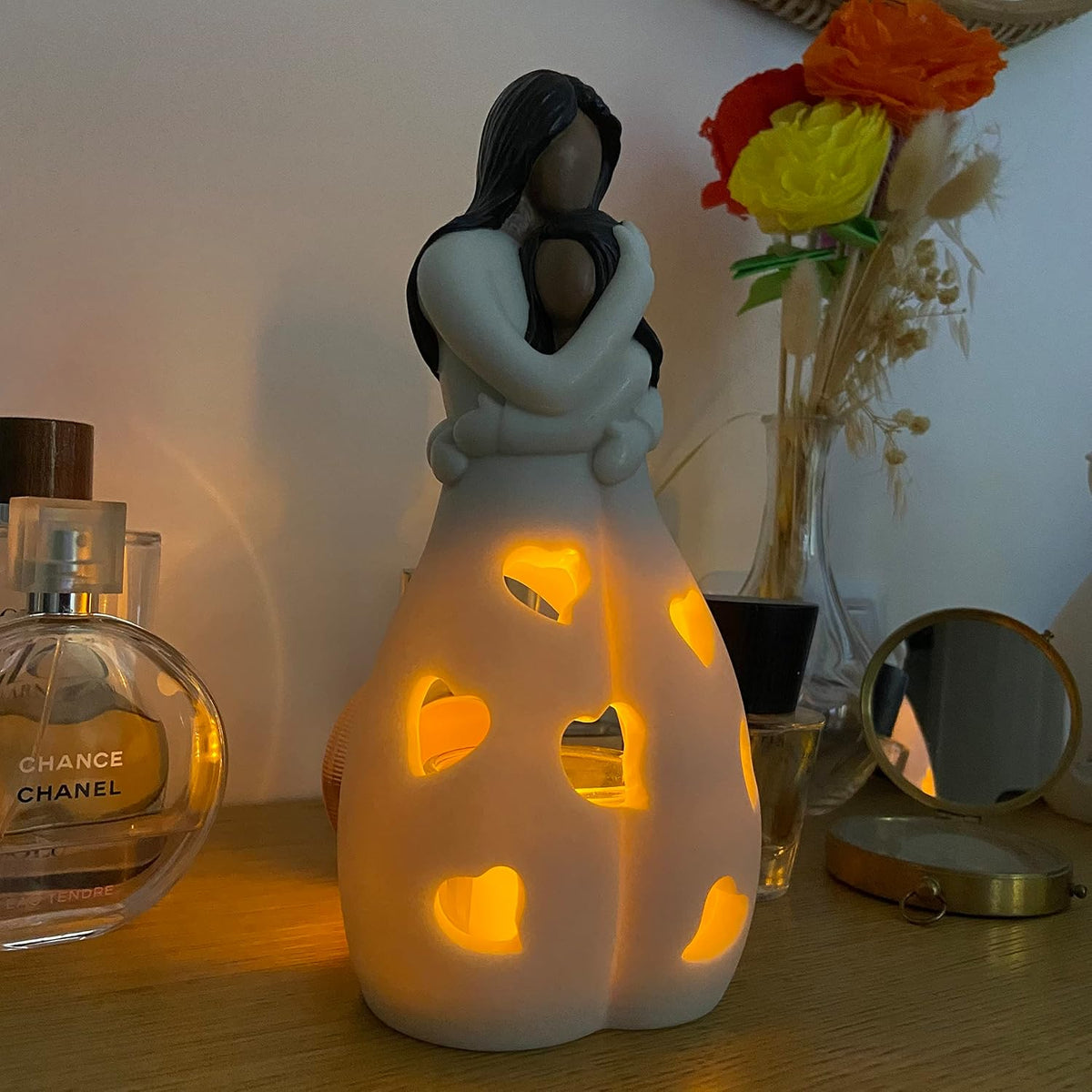 OakiWay Mother-Daughter Love Candle Holder Statue with Flickering LED Candle | Hand-Painted (Dark) - Unique Gifts for Mother's Day, Christmas, Birthday | Greeting Card Included