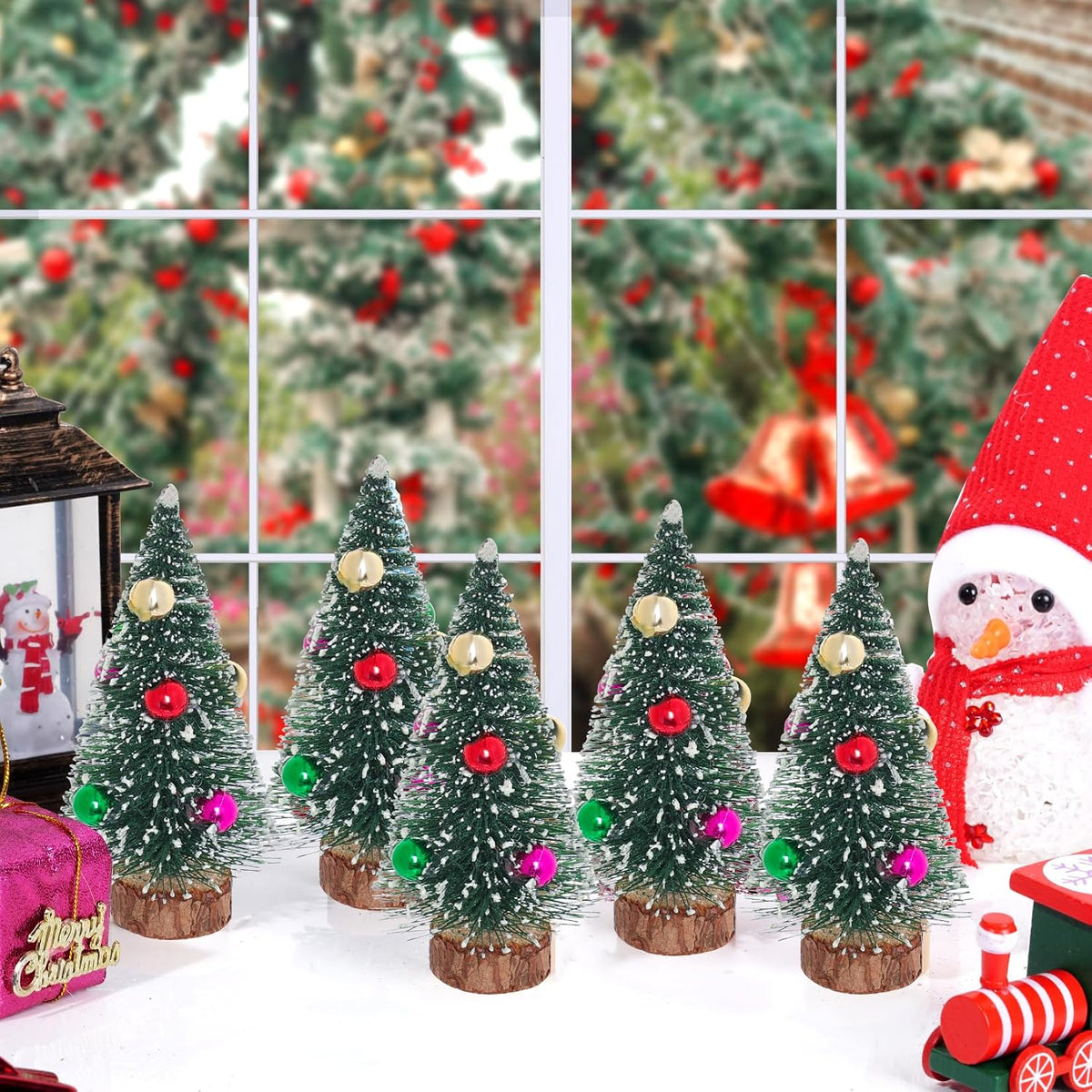 Yookat 12Pcs Mini Christmas Trees Bottle Brush Trees Small Sisal Trees Mini Pine Trees with Wood Base Small Bottle Brush Trees for Christmas Winter Decoration (Green)