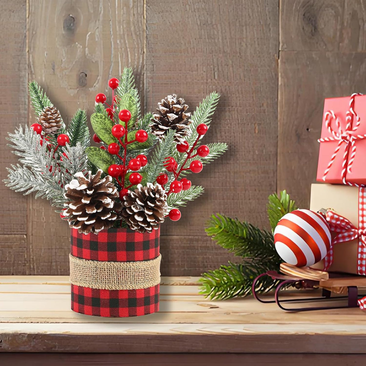 Small Tabletop Christmas Tree, Artificial Mini Christmas Tree Decorations with Pine Cones Red Berries and Green Plants, Suitable for Christmas Decorations Indoor Tables in Households