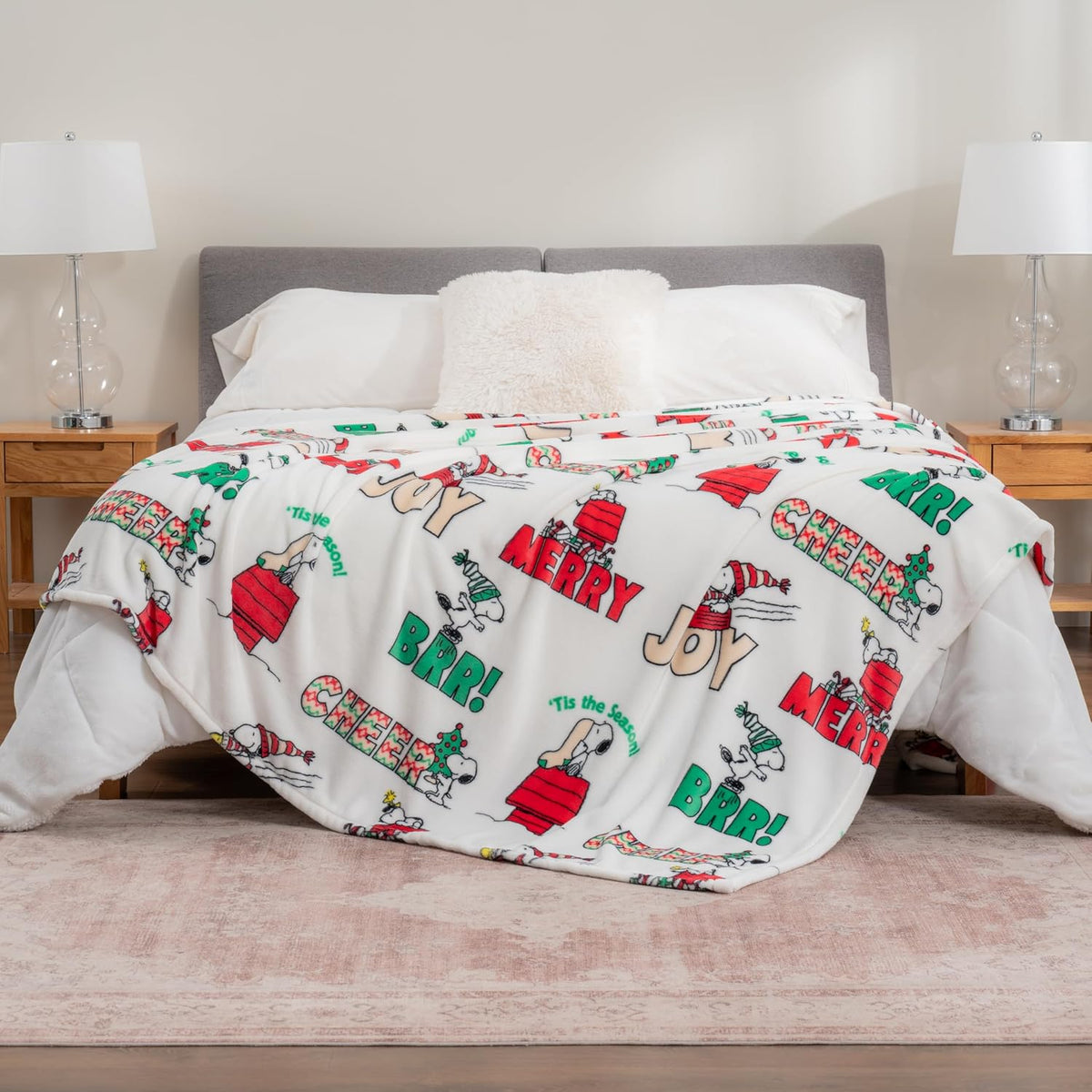 Berkshire Blanket PeanutsÂ® VelvetLoftÂ® Cute Character Snoopy Plush Blanket,Christmas Snowy Scene,Twin 60 in x 90 in (Official PeanutsÂ® Product)