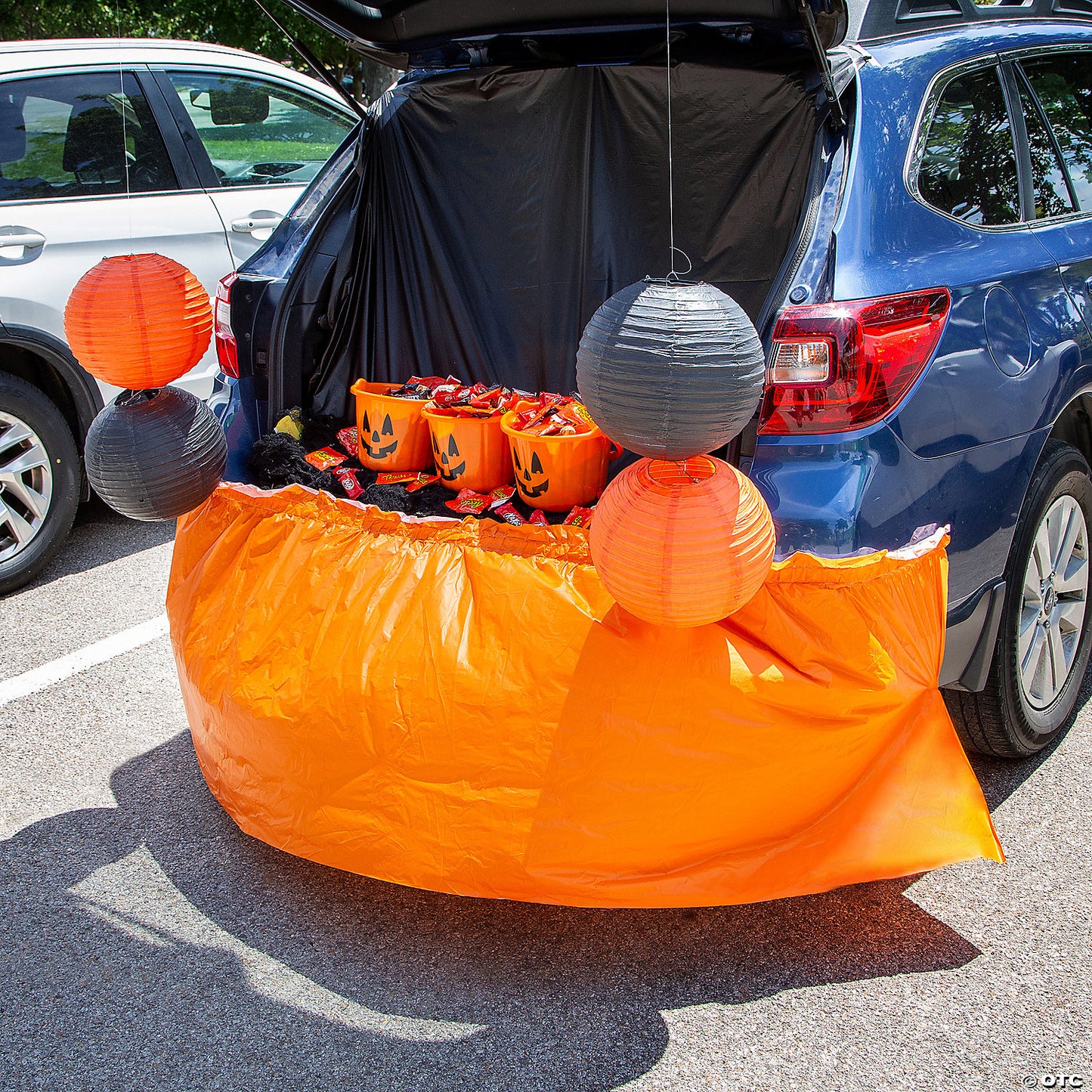 90" x 29" Orange Plastic Trunk-or-Treat Vehicle Rear Bumper Cover