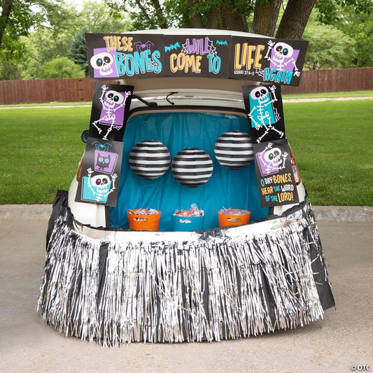 Deluxe Ezekiel Trunk-or-Treat Decorating Kit - 16 Pc.