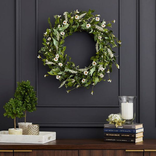 26" Eloise Wreath with Wild Daisy, Gyp Seeds & Veronica