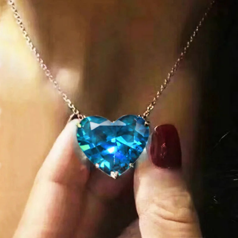 Huitan Luxury Big Heart CZ Women Pendant Necklaces Simple Versatile Female Party Gift Daily Wear Statement Jewelry Drop Shipping