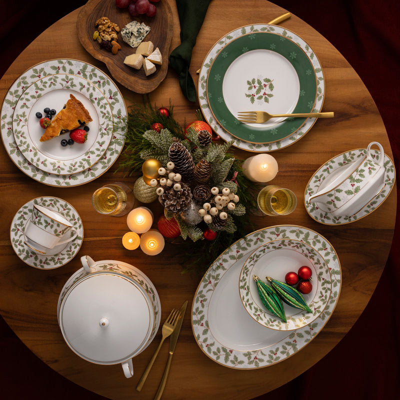 Noritake Holly and Berry Gold 12-Piece Dinnerware Set, Servicer For 4