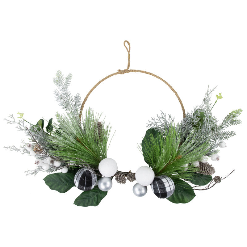 18" unlit Christmas wreath with pinecones