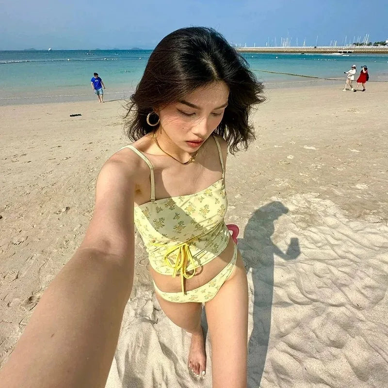 ​​Spicy Daisy Swimsuit Halter Bikini Set 3pcs Women Brightening Waist Cinching Hot Spring Micro Cheeky Slim Fit Swimwear