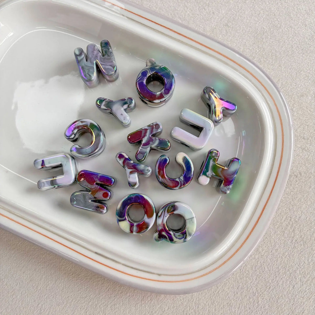 Iridescent Acrylic Alphabet Beads 26-100pcs Acrylic Alphabet Beads Large Hole Two-Tone Iridescent UV Coated for DIY Phone Chain Keychain Jewelry Making Loose Bead