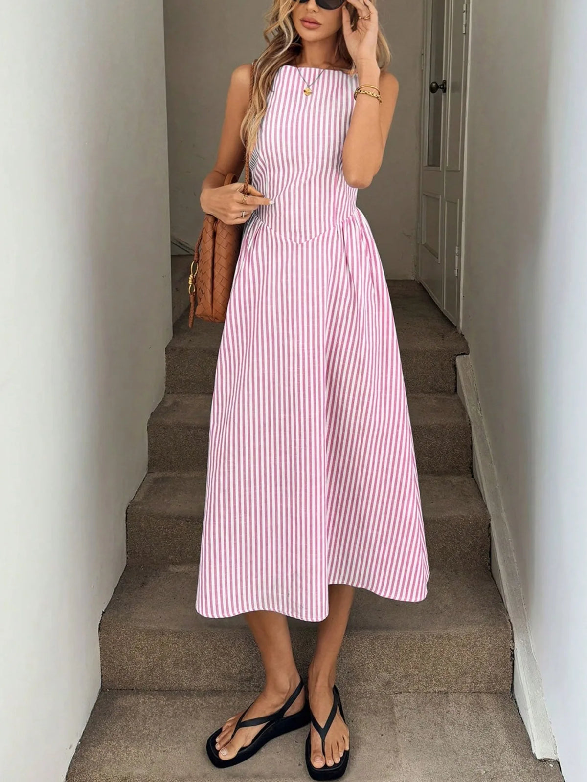2025 slimming summer fresh vertical striped sleeveless dress with elegant temperament