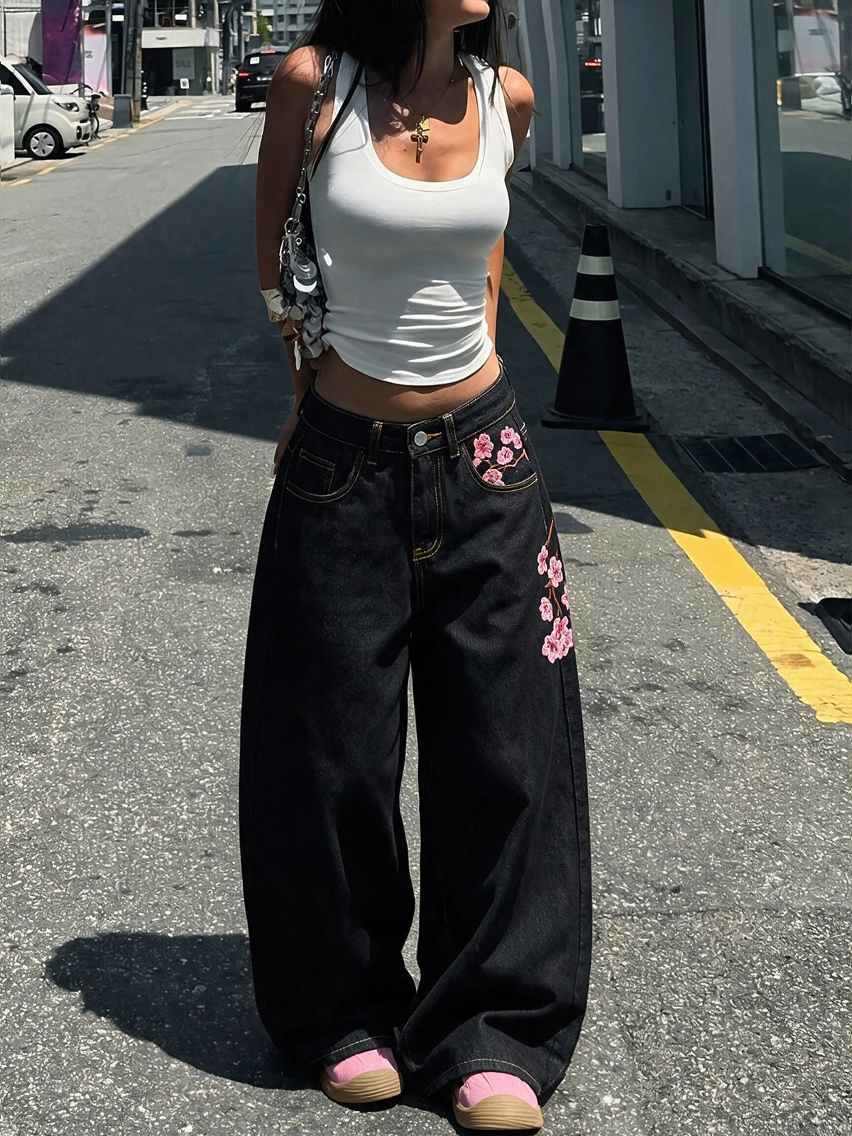 Jeans American Retro Plum Blossom Embroidery Design Black Baggy Wide Leg Jeans Y2K Street Fashion Trend Daily Versatile Women's Trousers