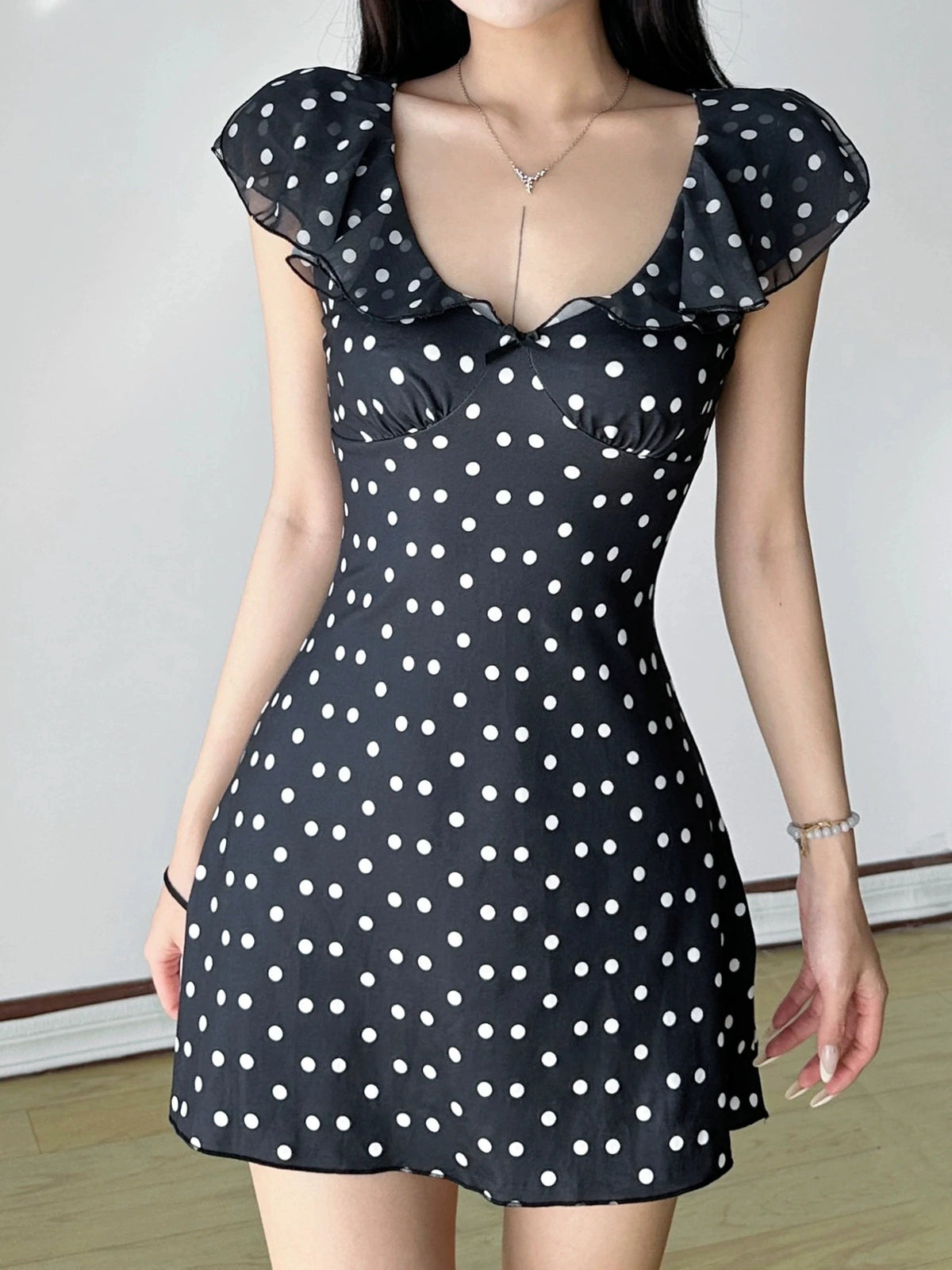 Women's French Style V-Neck Polka Dot Mini Dress A-Line Summer Sundress with Flying Sleeves for Holiday Fashion Outfit