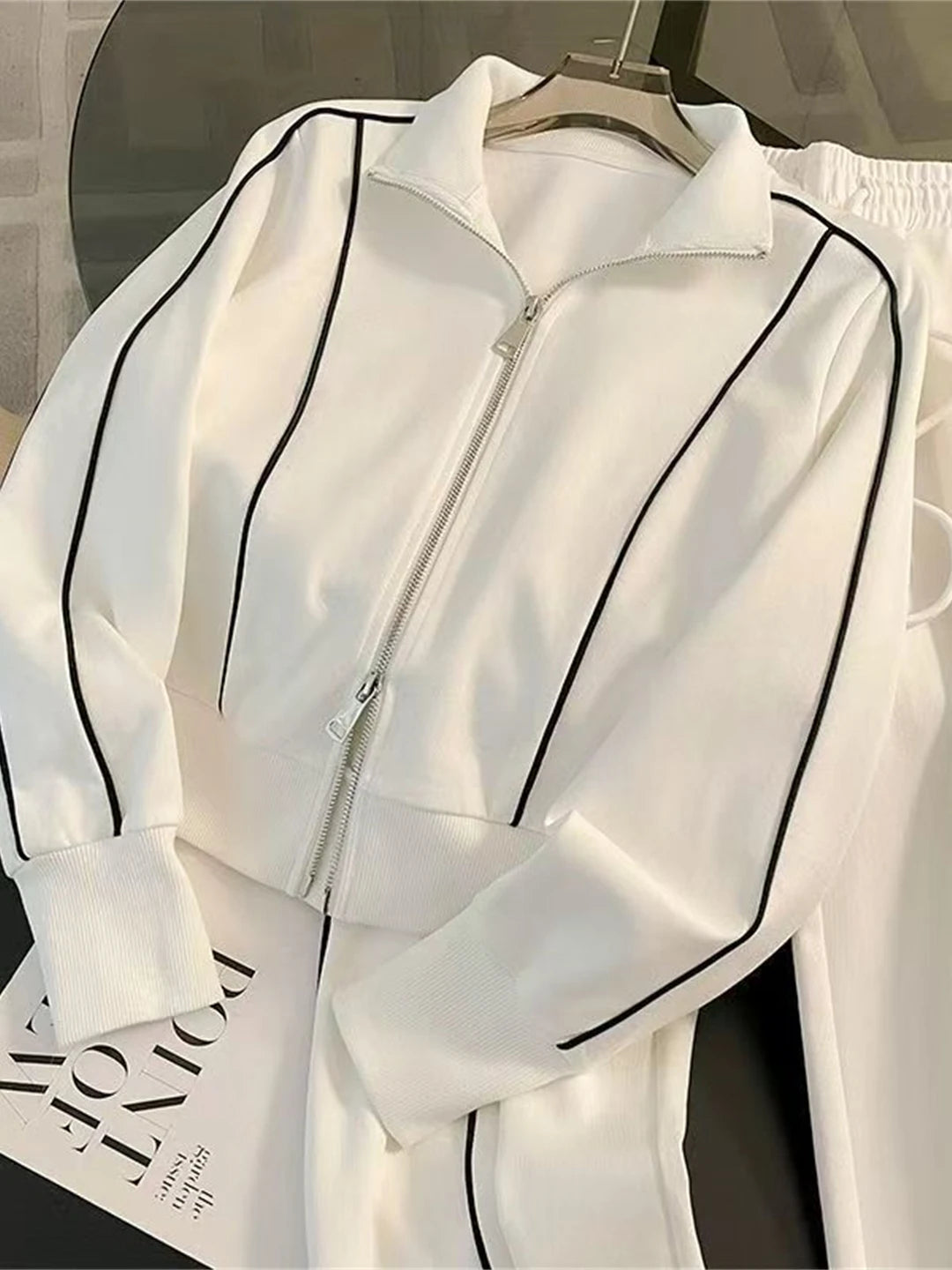 Casual Sportswear Set Women's Spring Fashion Age-Defying Loose Sweatshirt Small Size Wide Leg Pants Two-Piece Set