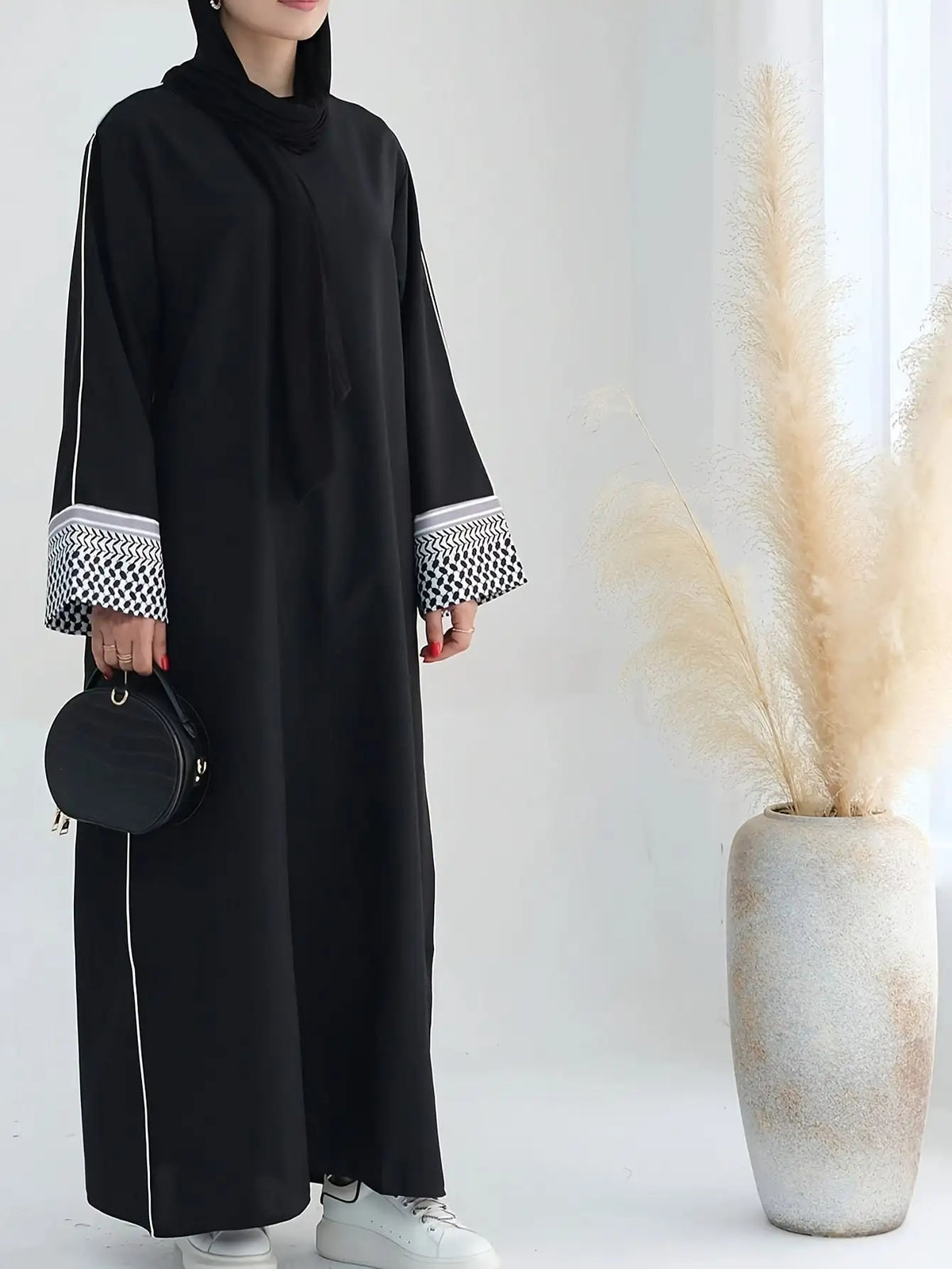 2026 Casual and Elegant Solid Color Loose and Comfortable Round Neck Long Sleeved Dress, Suitable for Casual Travel