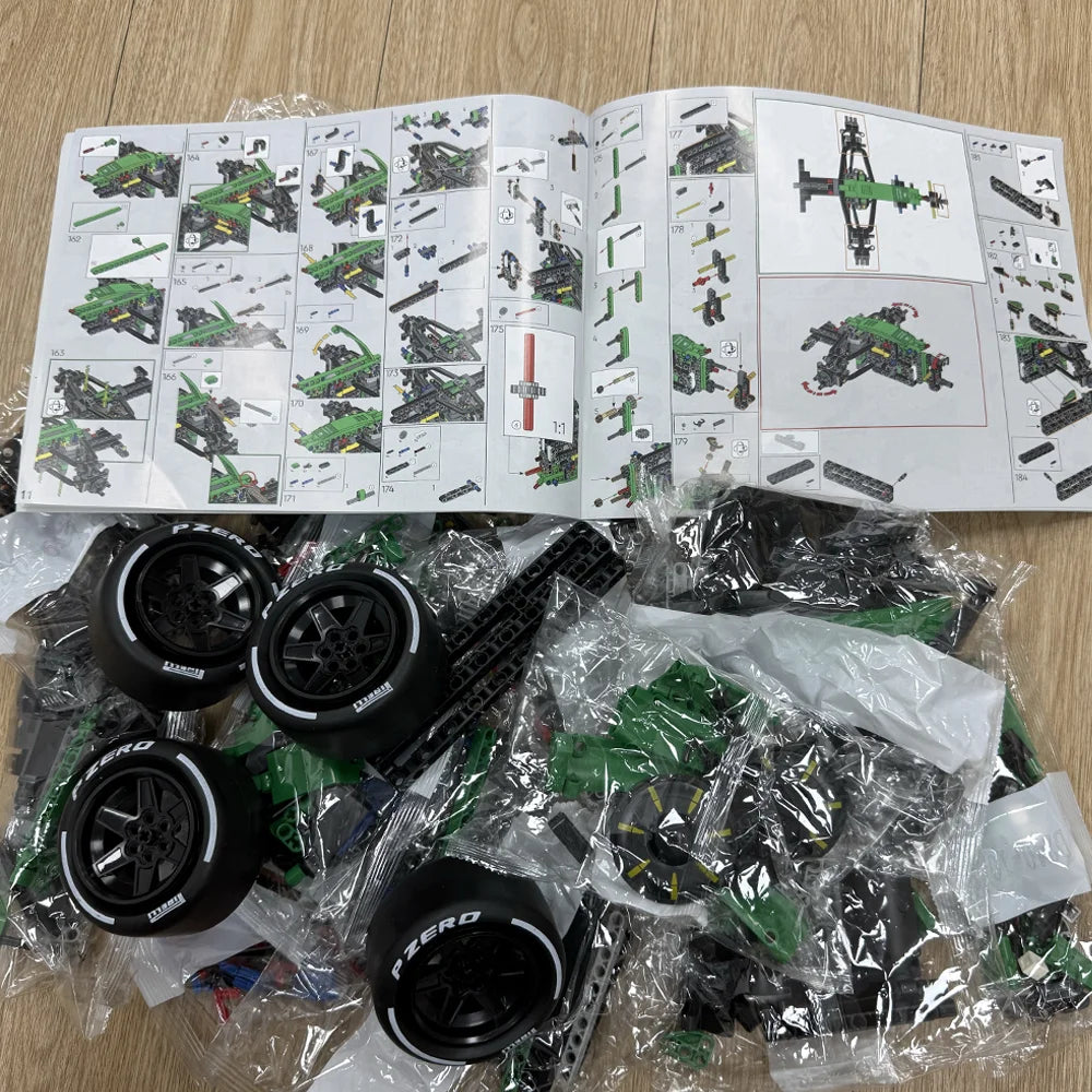 2026 NEW Technical Classic Performance 1547PCS Green Sports Car Building Blocks MOC DIY Assembly Model Boys Toys Christmas Gifts