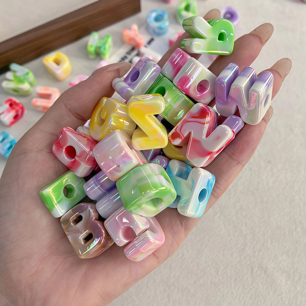 Iridescent Acrylic Alphabet Beads 26-100pcs Acrylic Alphabet Beads Large Hole Two-Tone Iridescent UV Coated for DIY Phone Chain Keychain Jewelry Making Loose Bead