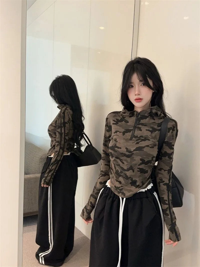 Women's Fashion Camo Print Half Zipper Hoodie Long Sleeve Tee Unique Design Slim Fitted Casual Pullover Tops for Women