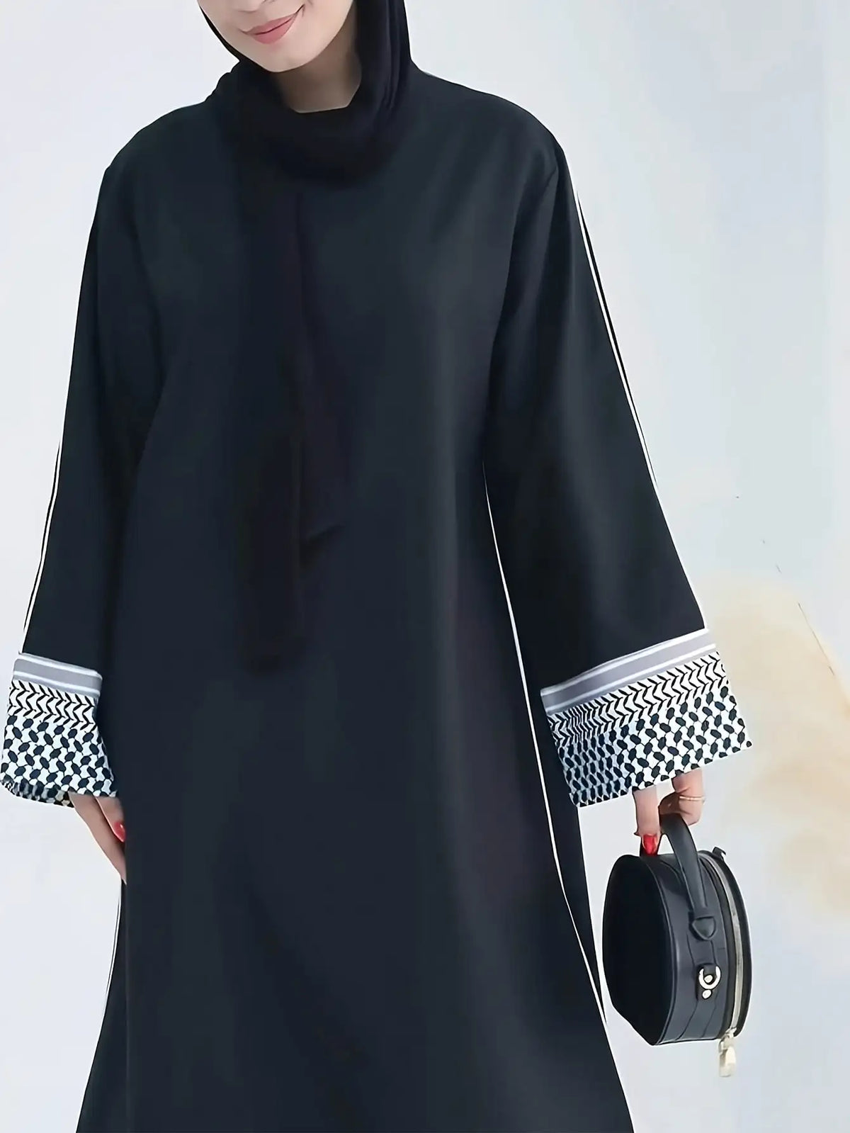 2026 Casual and Elegant Solid Color Loose and Comfortable Round Neck Long Sleeved Dress, Suitable for Casual Travel