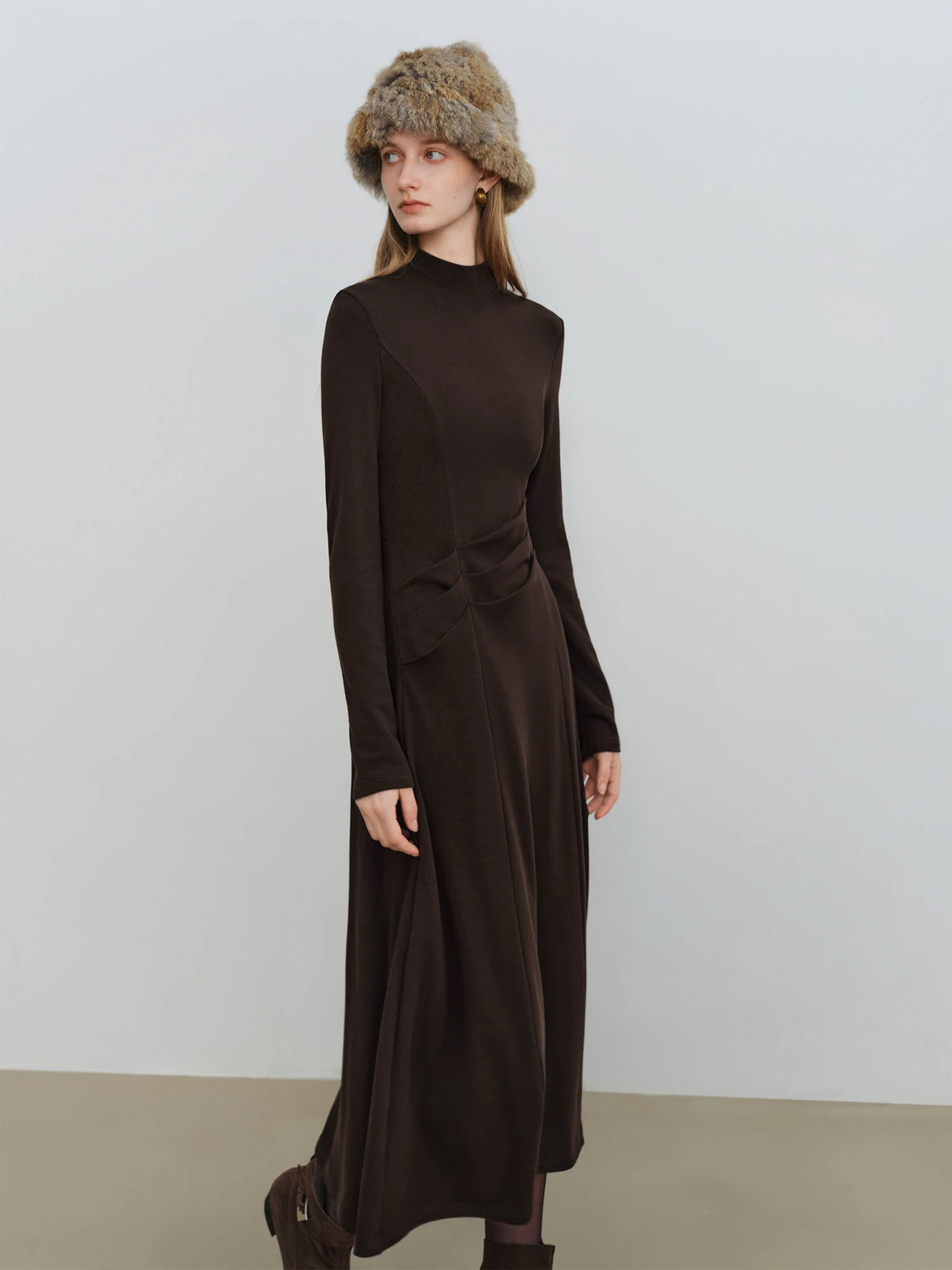 ZIQIAO Autumn Winter 2025 Women's Waist-Defined Maxi Dress - Classic Black Timeless Silhouette Flattering Fit Office Elegant