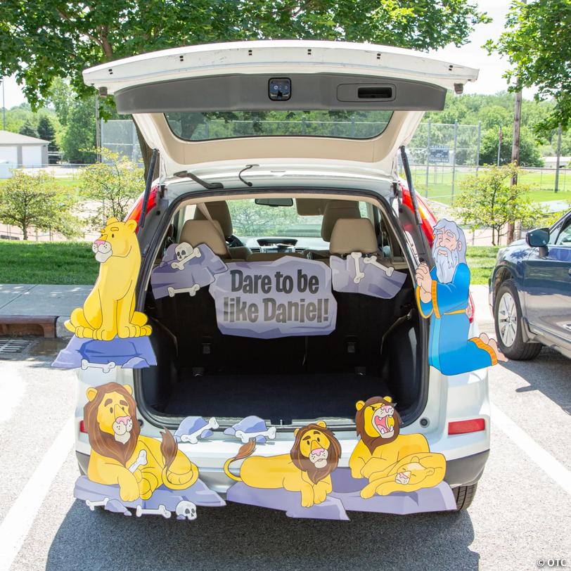 Value Religious Daniel & the Lions’ Den Trunk-or-Treat Decorating Kit - 9 Pc.