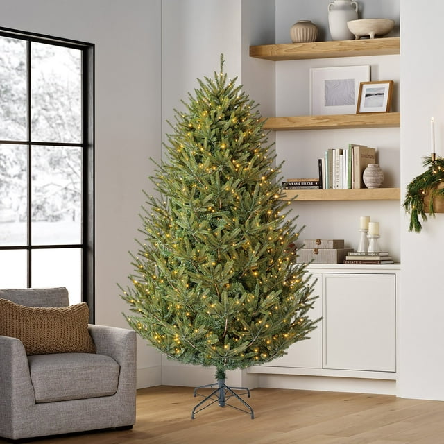 Member's Mark 7.5' Duchess Fir Pre-Lit Christmas Tree | USA Decoration®