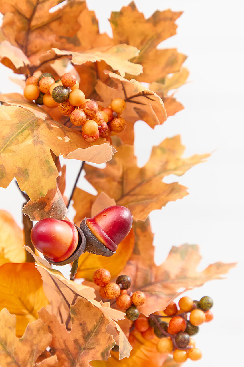32" Acorn, Berry & Oak Leaves Spray