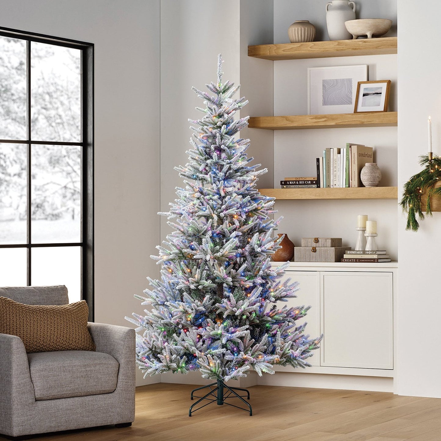 Member's Mark 7.5' Pre-Lit Snowy Georgia Christmas Tree | USA Decoration®