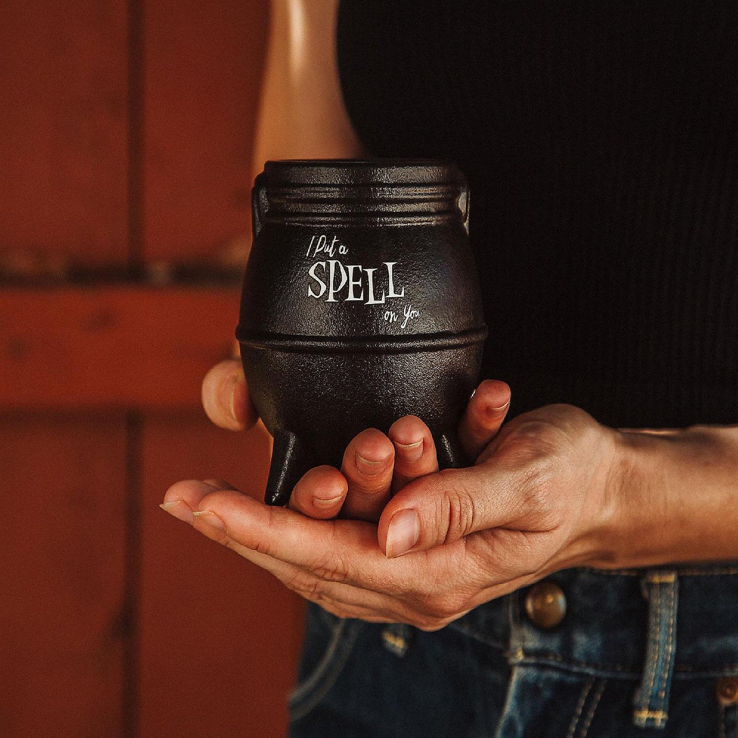 Disney Hocus Pocus "I Put A Spell On You" Ceramic Cauldron Candle | USA Decoration®