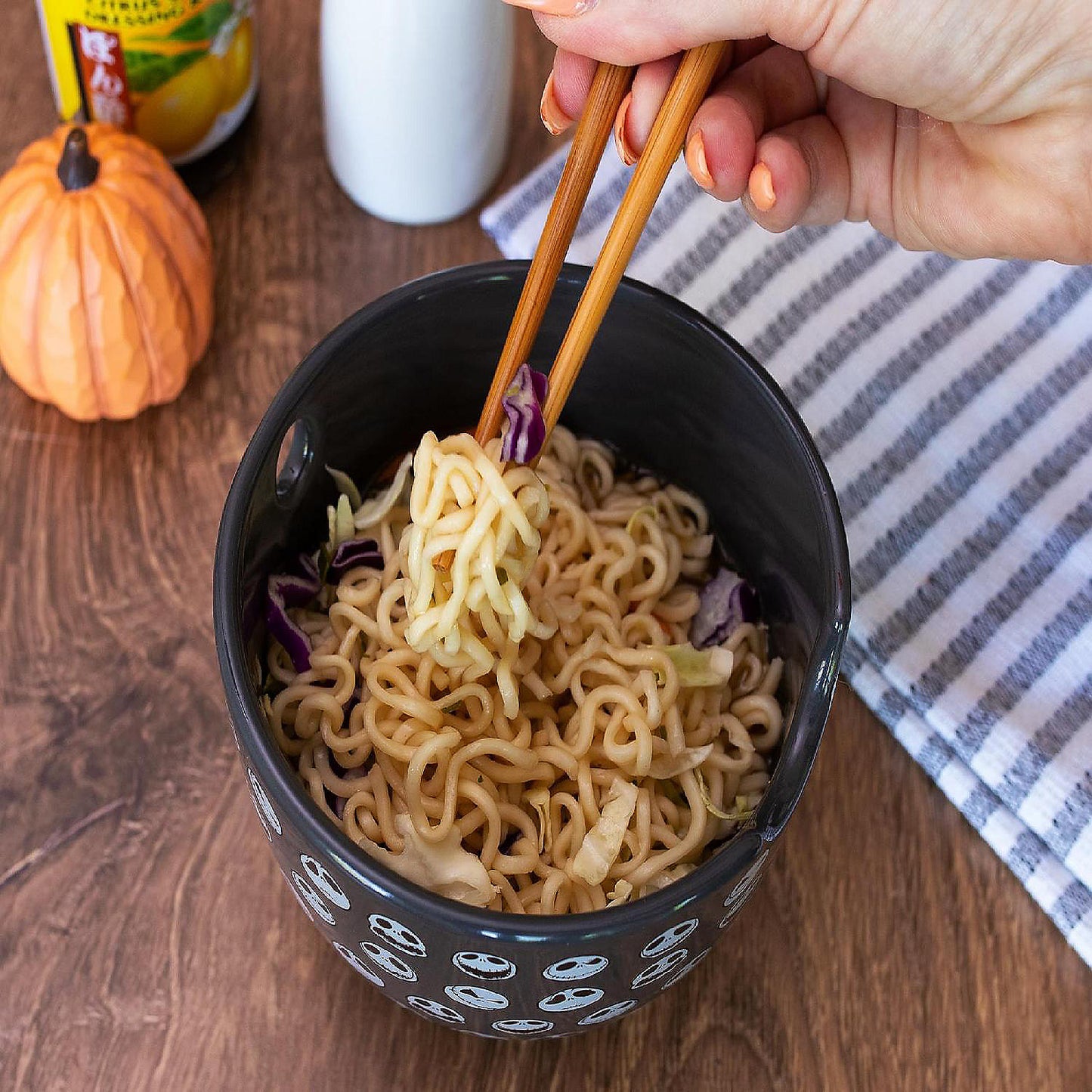 Disney The Nightmare Before Christmas Jack 20-Ounce Ramen Bowl with Chopsticks | USA Decoration®