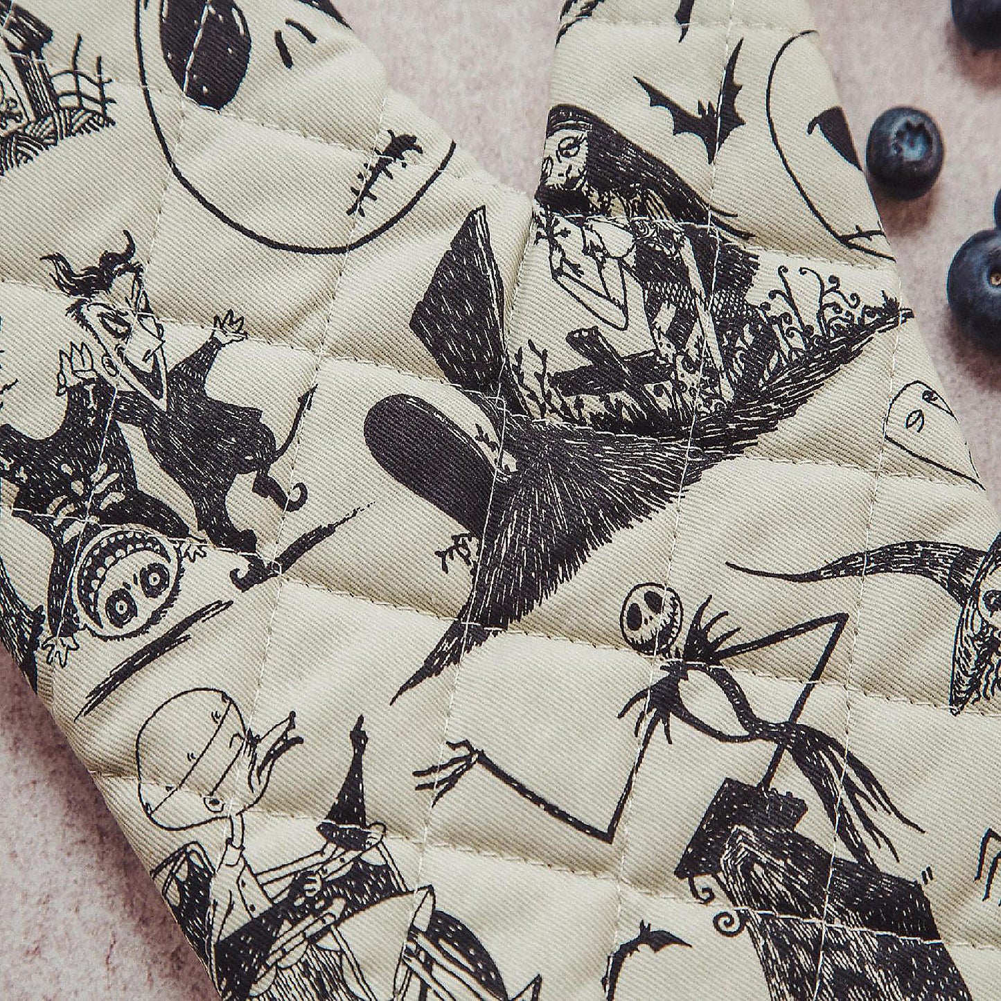 Disney The Nightmare Before Christmas Oven Mitt and Pot Holder Kitchen Set | USA Decoration®