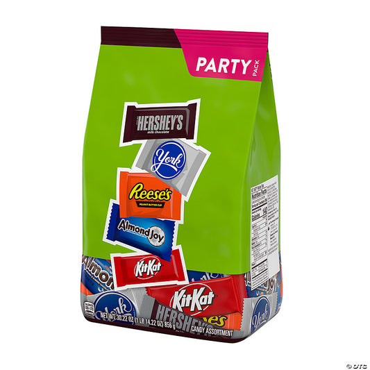 30.22 oz. Hershey’s All Time Greats Miniatures Chocolate Candy Mix - 105 Pc.