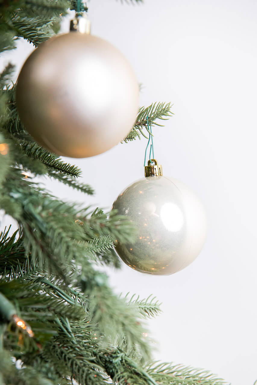 3.1” Shiny/Matte Pearl Shatterproof Ornaments - Set of 6